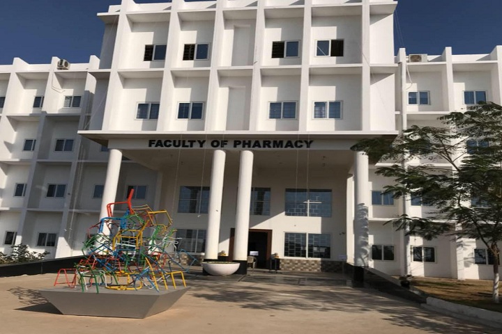 https://cache.careers360.mobi/media/colleges/social-media/media-gallery/40907/2021/11/1/Campus View of Faculty of Pharmacy Kalinga University Raipur_Campus-View.jpg